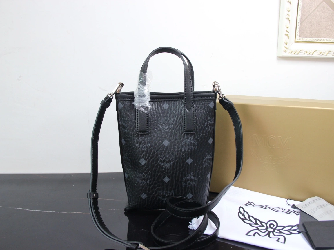 MCM Shopping Bags GoAnywhere 90449