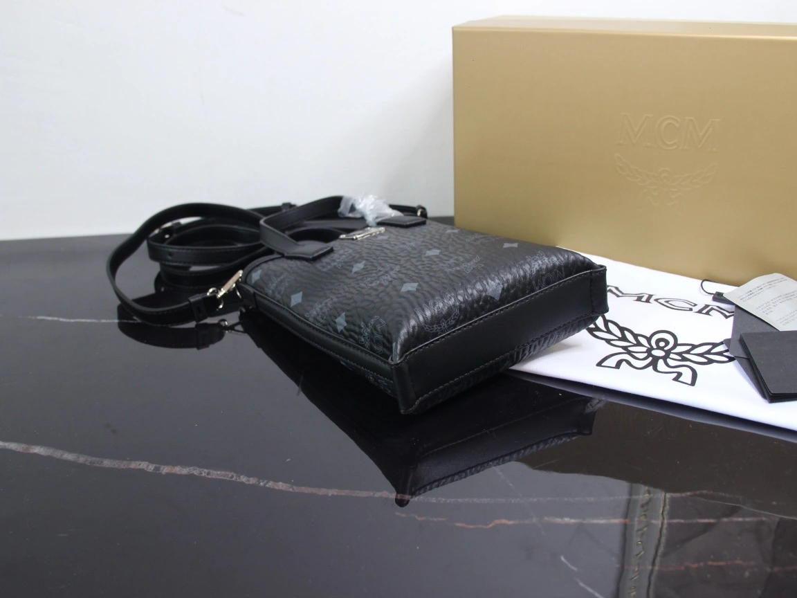MCM Shopping Bags GoAnywhere 90449