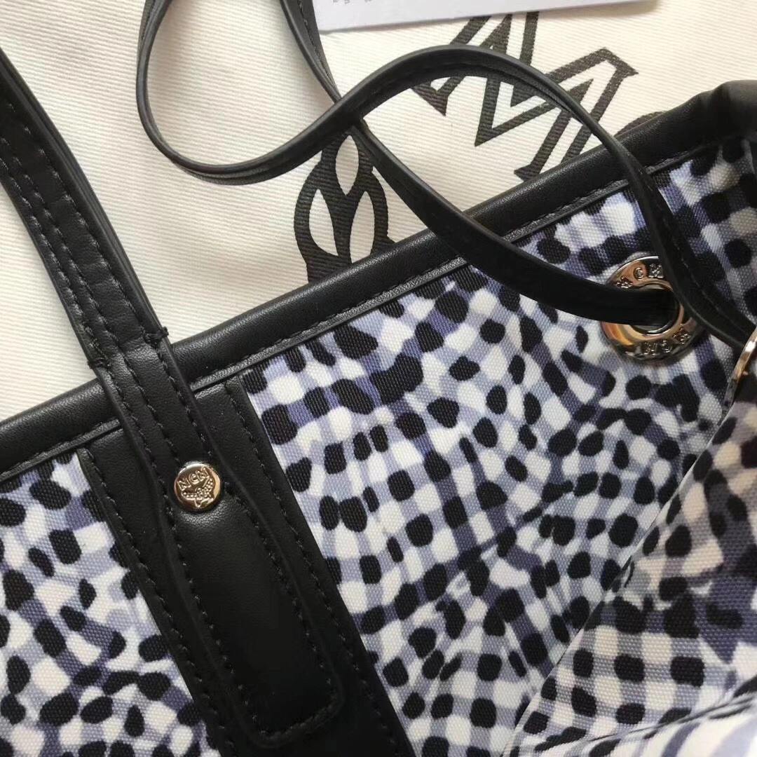 MCM Shopping Bags Bold 90442