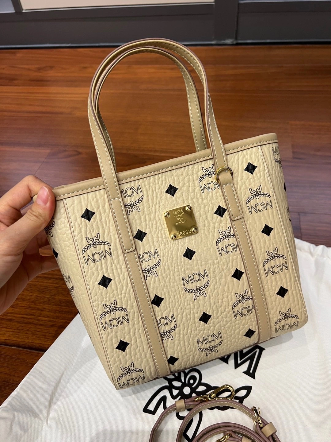 TechFriendly MCM Shopping Bags 90429