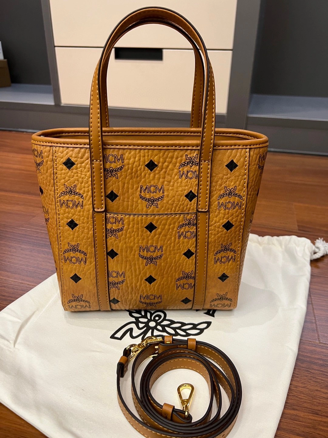 MCM Shopping Bags ModernLook 90425