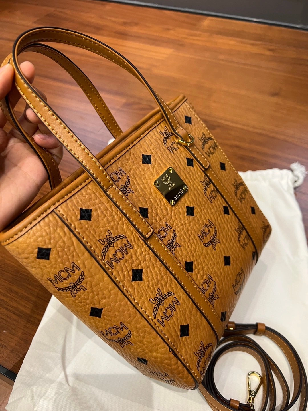 MCM Shopping Bags ModernLook 90425