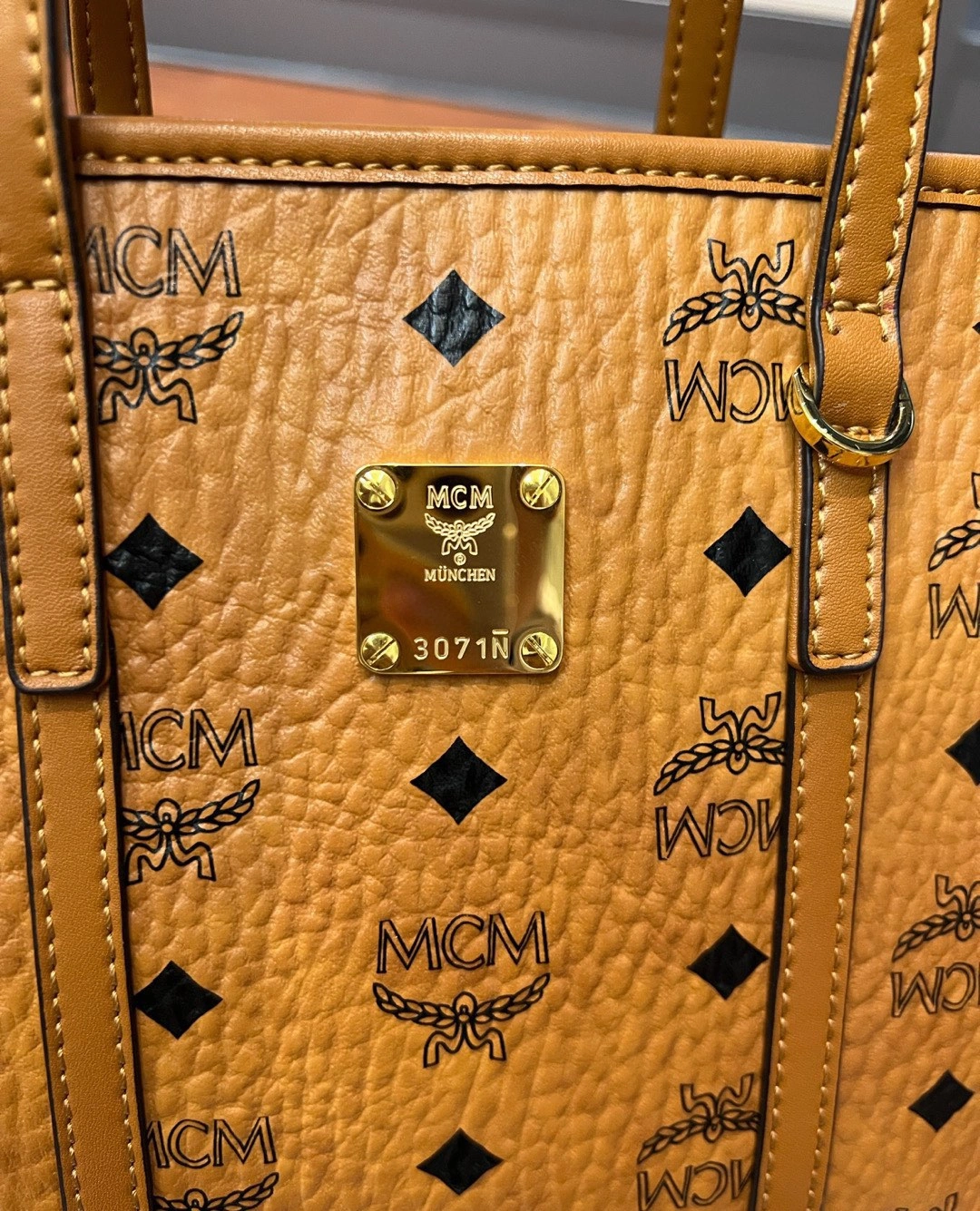 MCM Shopping Bags ModernLook 90425