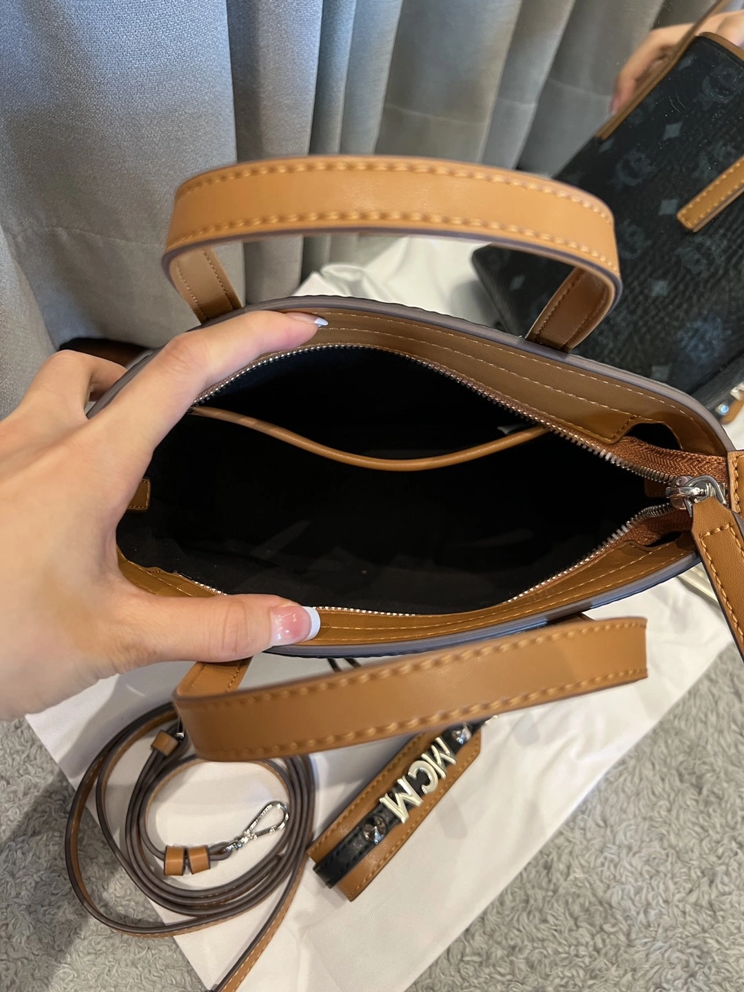 Comfortable MCM Shopping Bags 90424