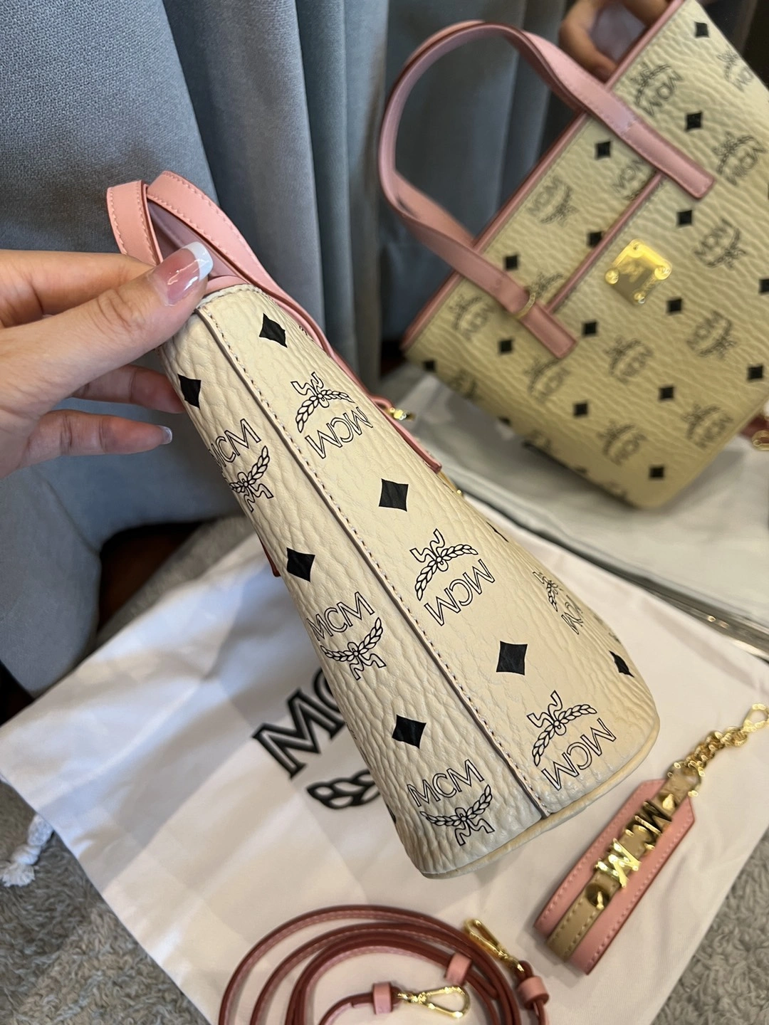 Compact MCM Shopping Bags 90430