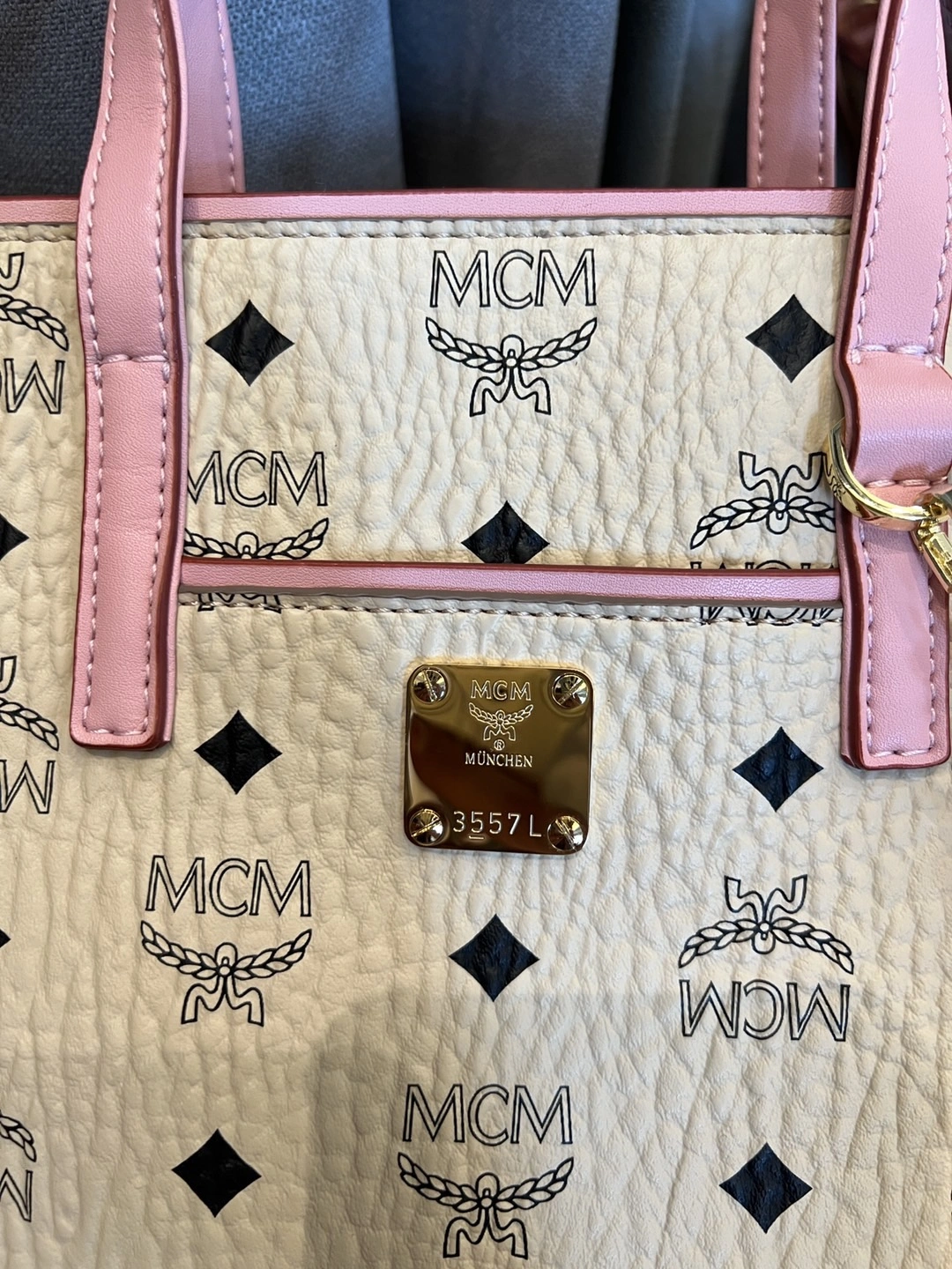 Compact MCM Shopping Bags 90430