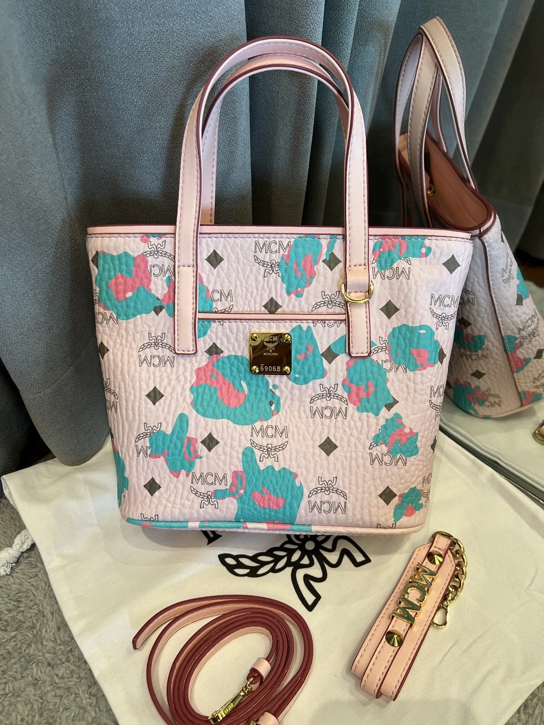 Versatile MCM Shopping Bags 90455