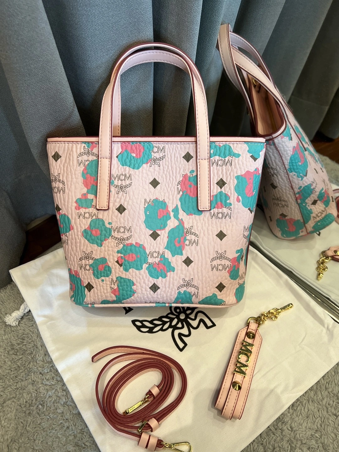 Versatile MCM Shopping Bags 90455