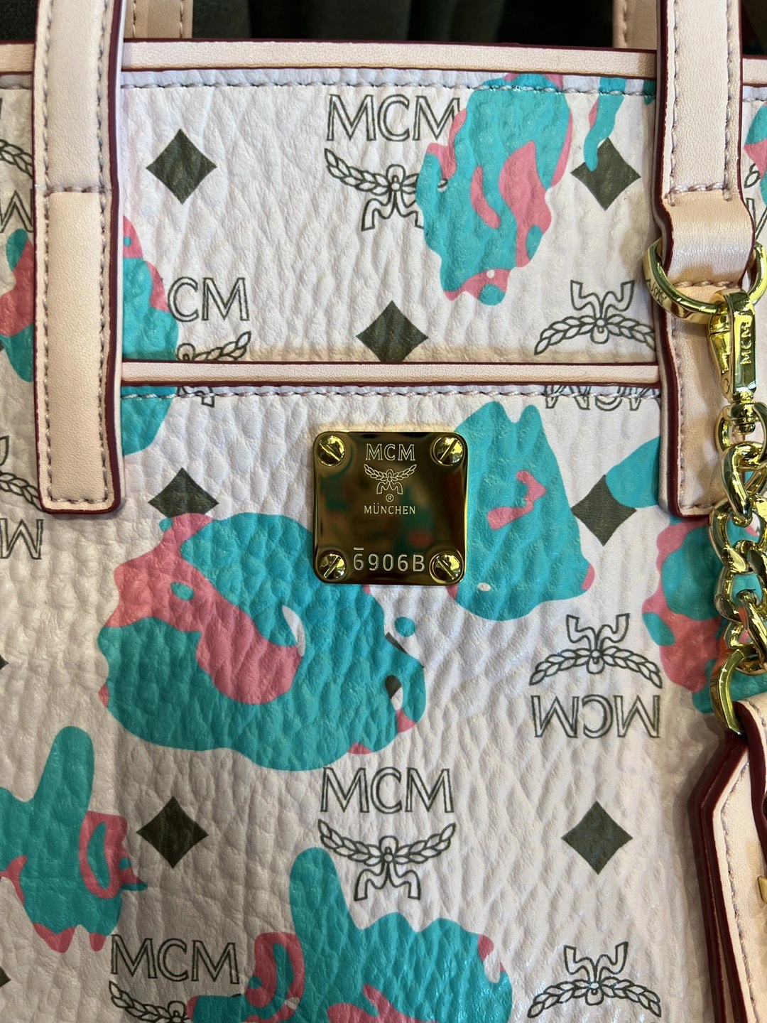 Versatile MCM Shopping Bags 90455