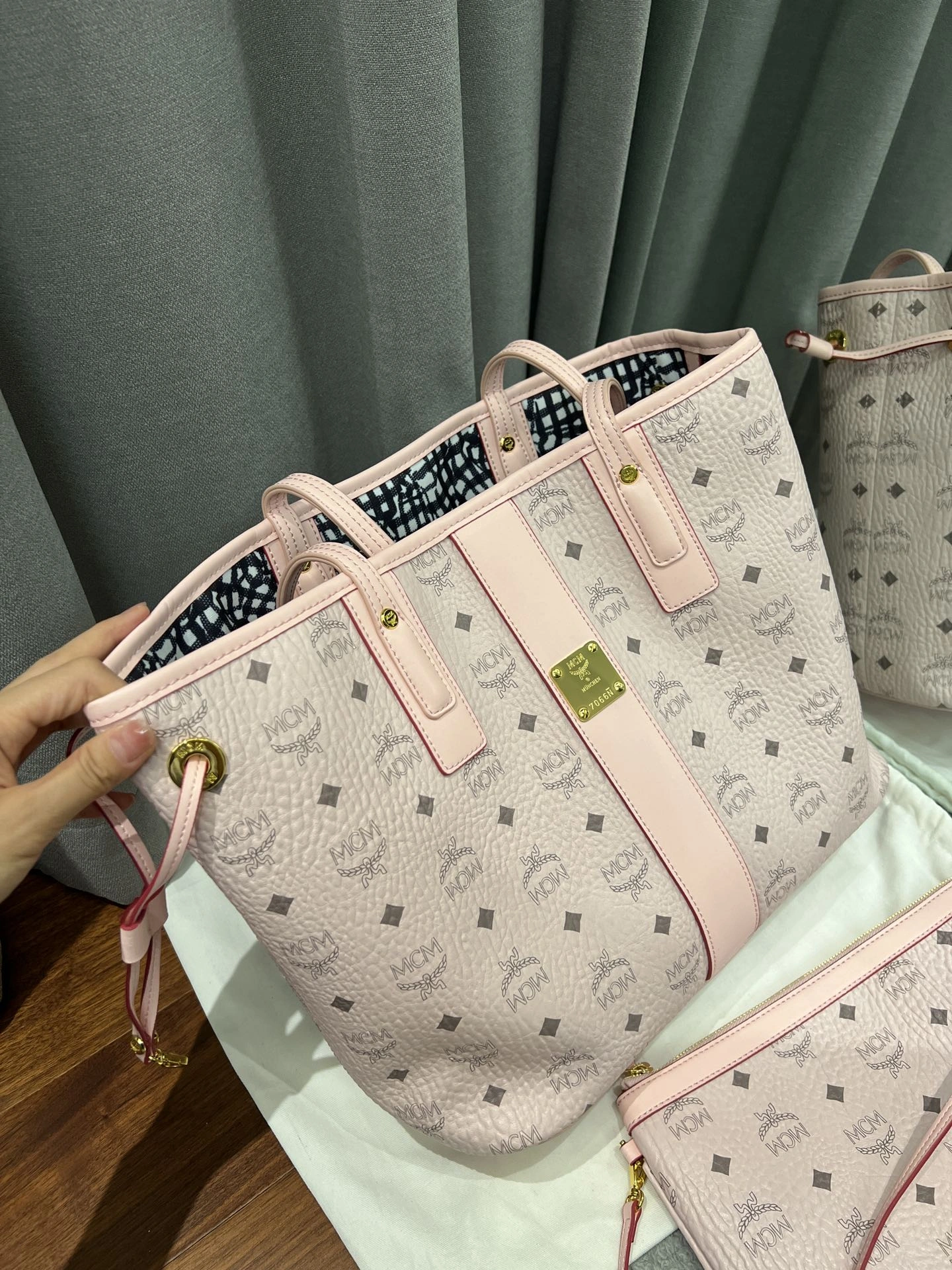 MCM Shopping Bags Flexible 90428