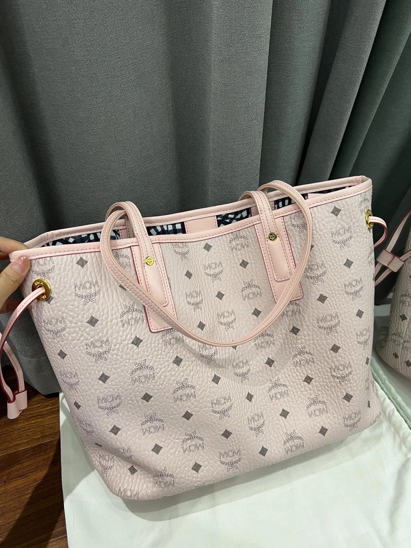 MCM Shopping Bags Flexible 90428
