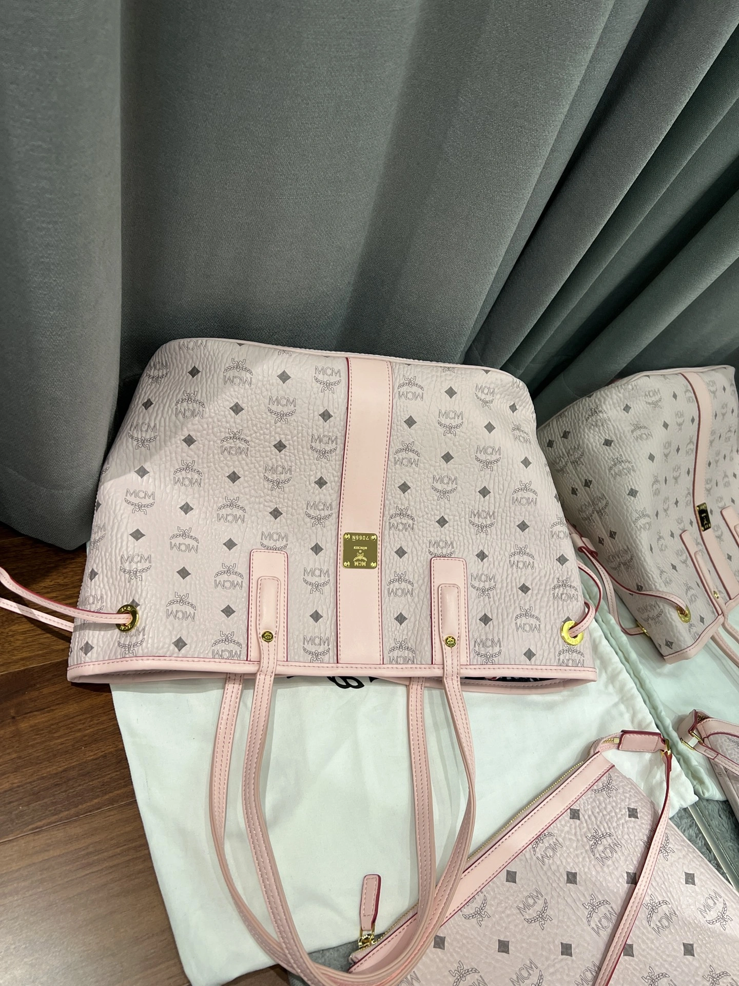 MCM Shopping Bags Flexible 90428