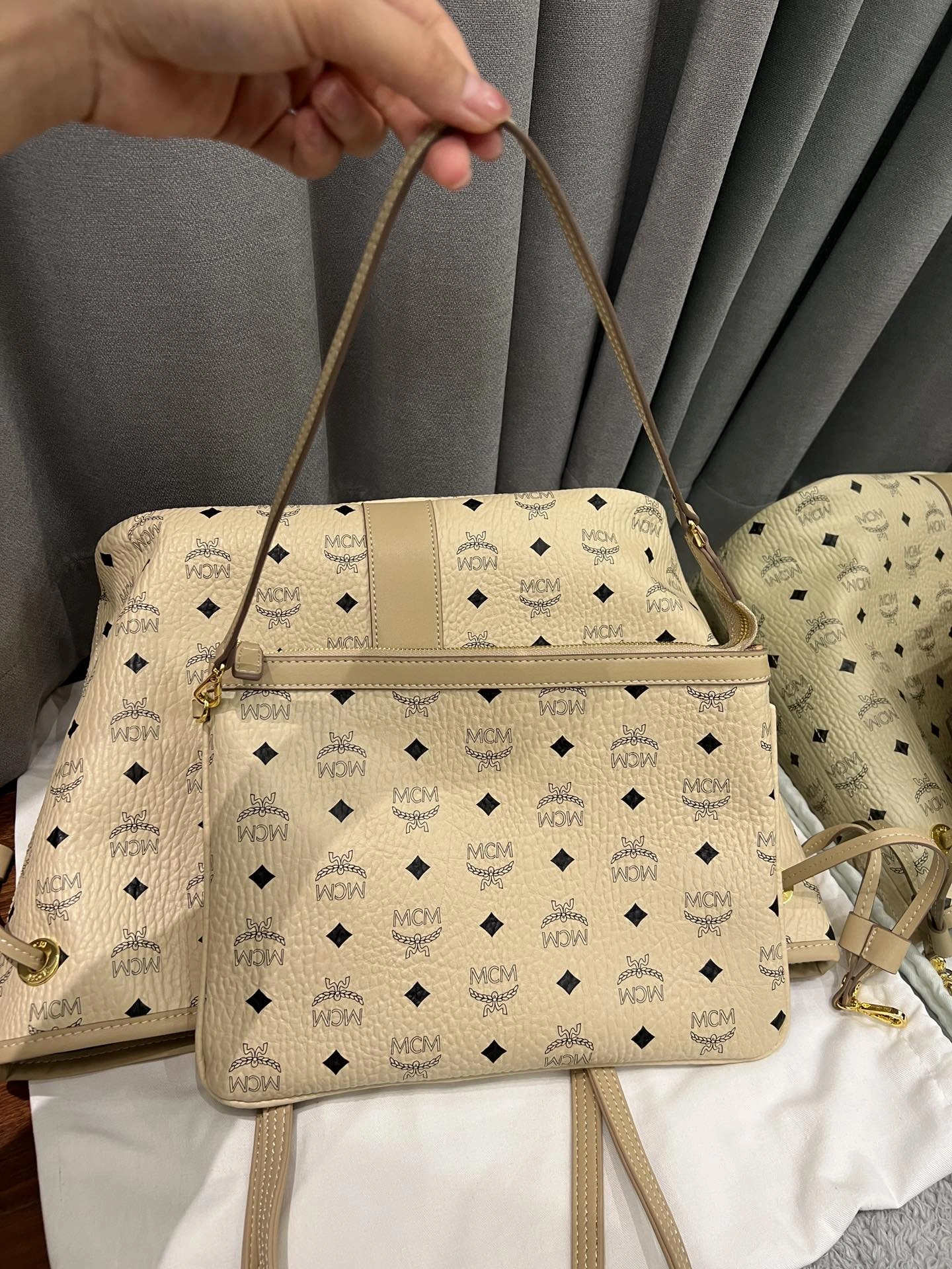 WrinkleFree MCM Shopping Bags 90436