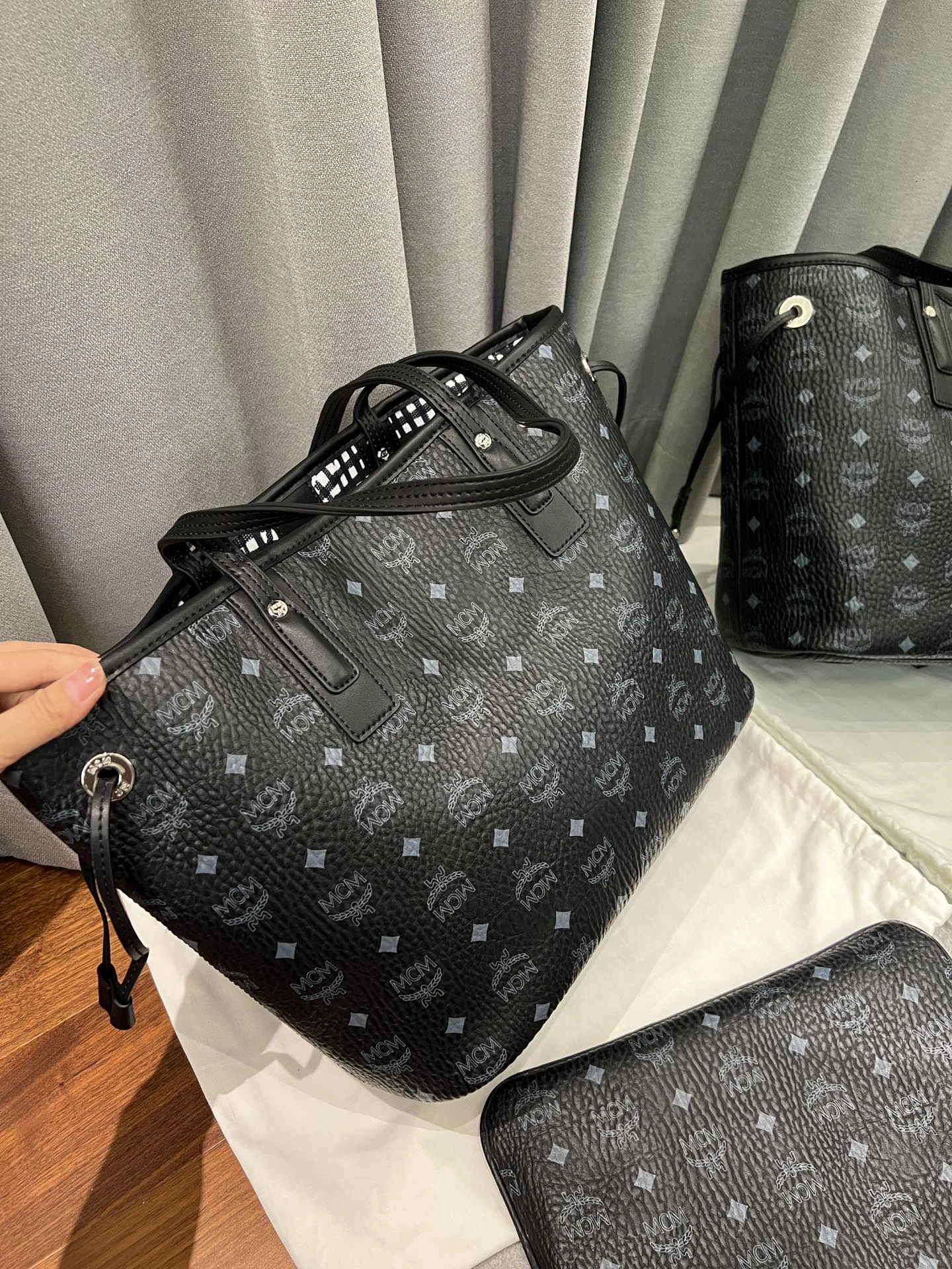 Popular MCM Shopping Bags 90431
