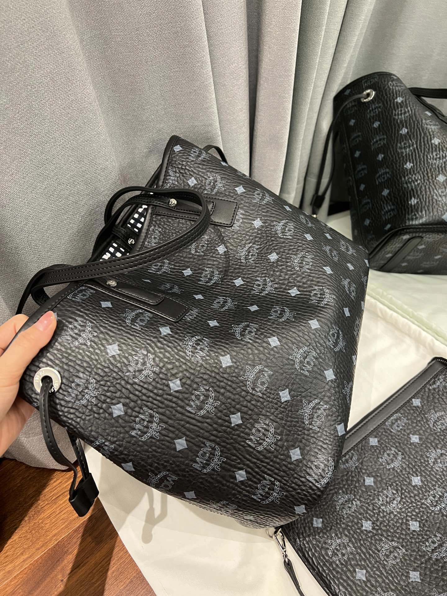 Popular MCM Shopping Bags 90431
