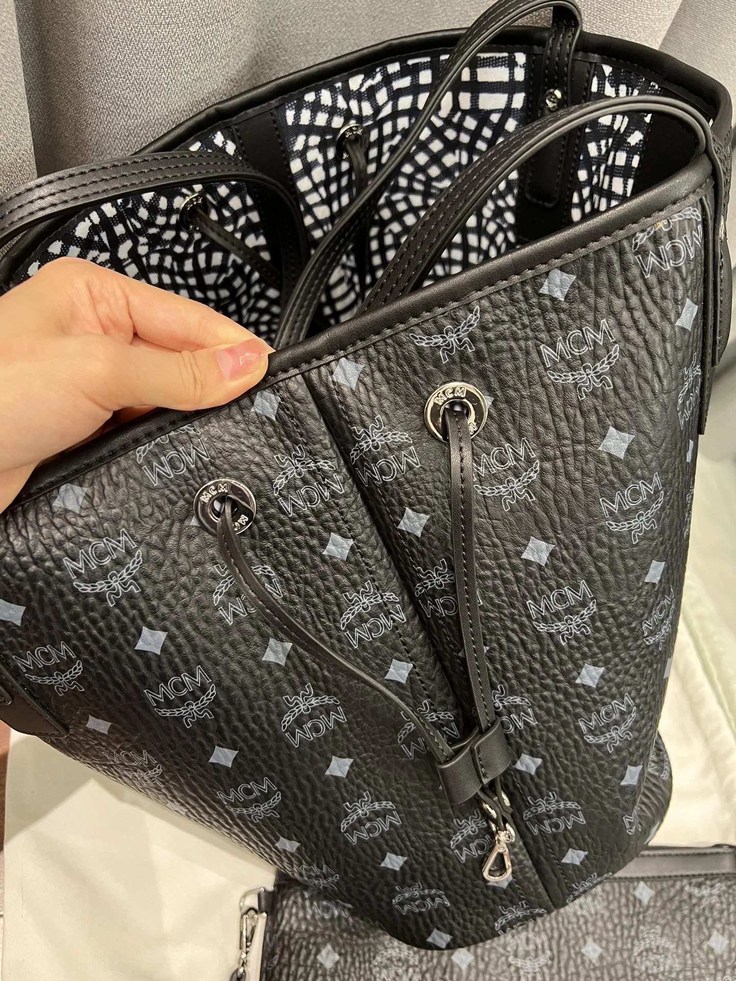 Popular MCM Shopping Bags 90431