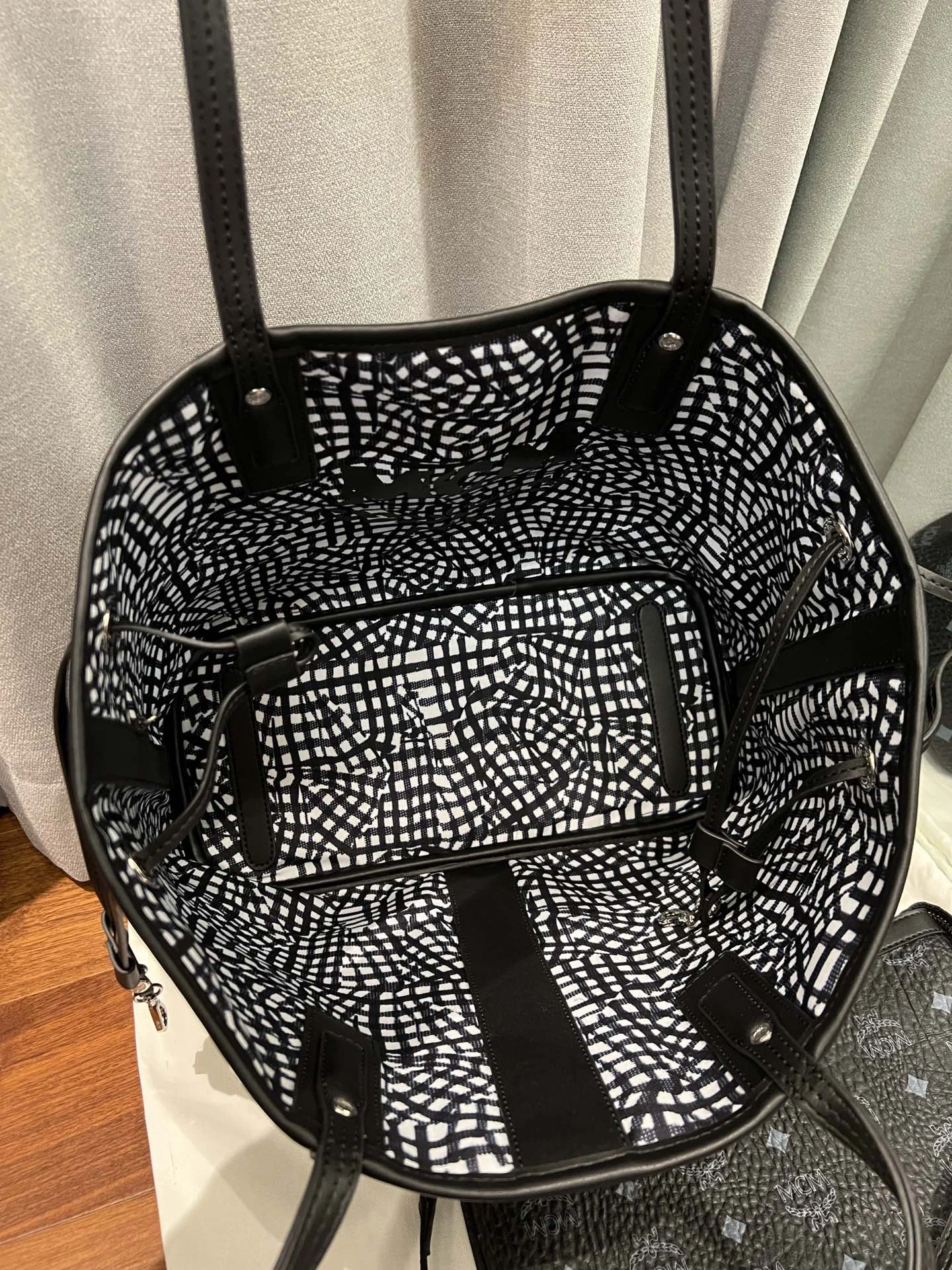 Popular MCM Shopping Bags 90431