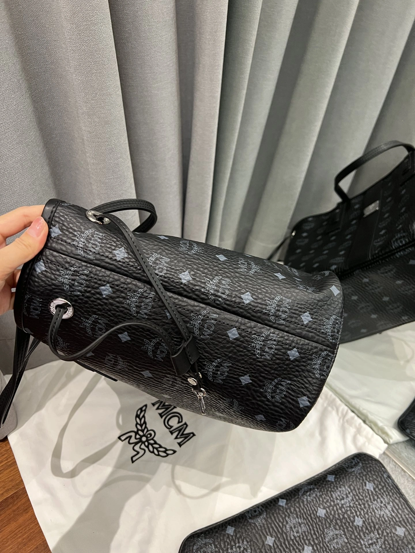 Popular MCM Shopping Bags 90431