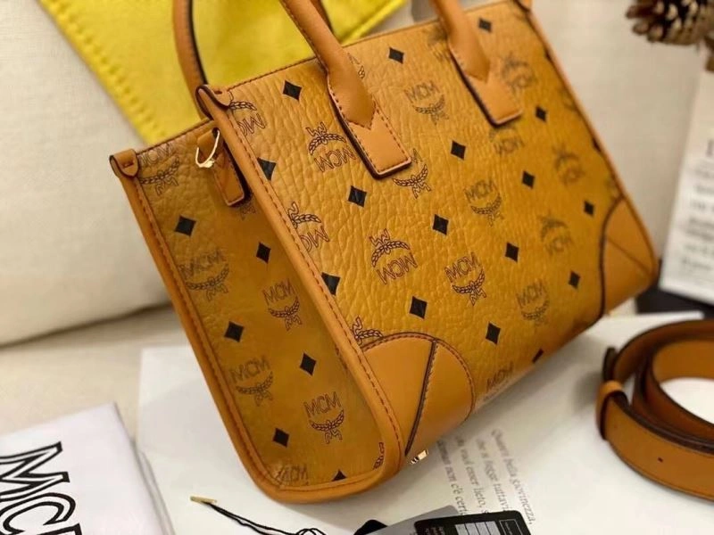 MCM Shopping Bags Refined 90409