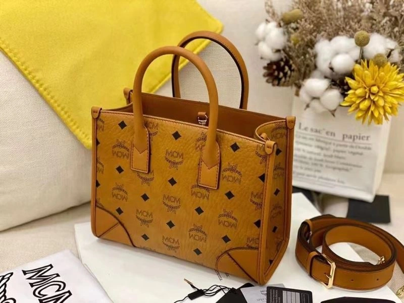 MCM Shopping Bags Refined 90409