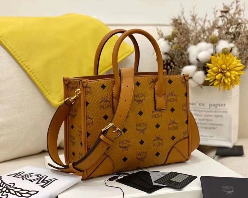 MCM Shopping Bags Refined 90409