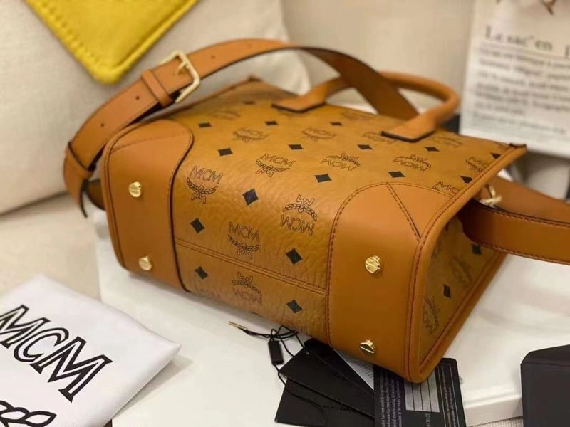 MCM Shopping Bags Refined 90409