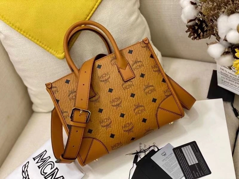 MCM Shopping Bags Refined 90409