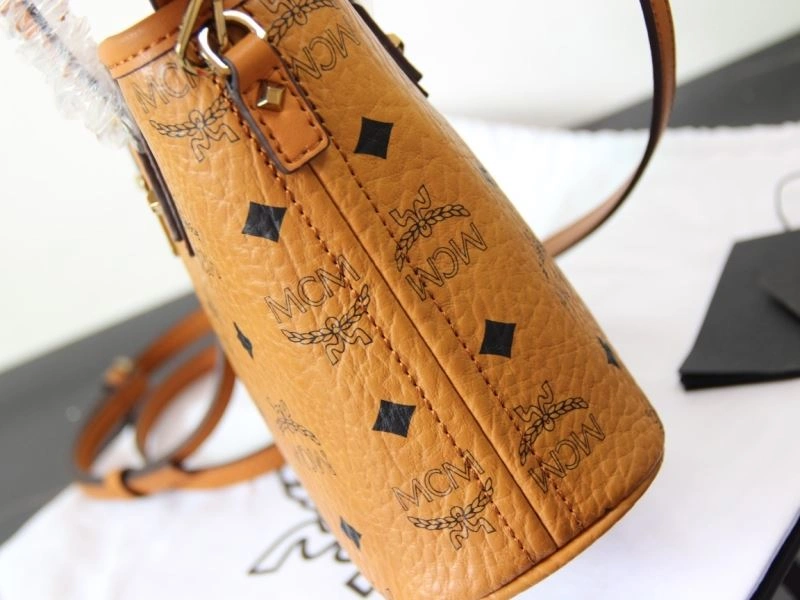 Neat MCM Shopping Bags 90377