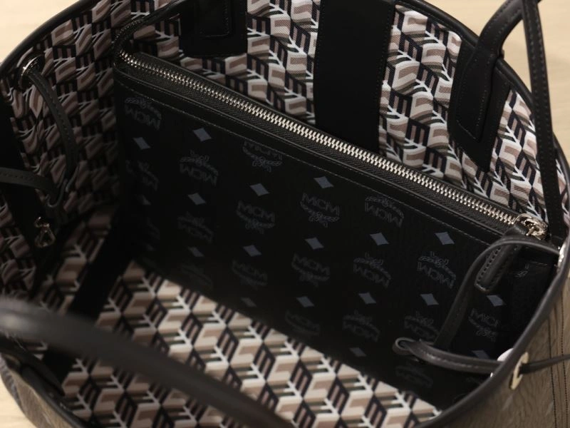 MCM Shopping Bags RelaxedFit 79010