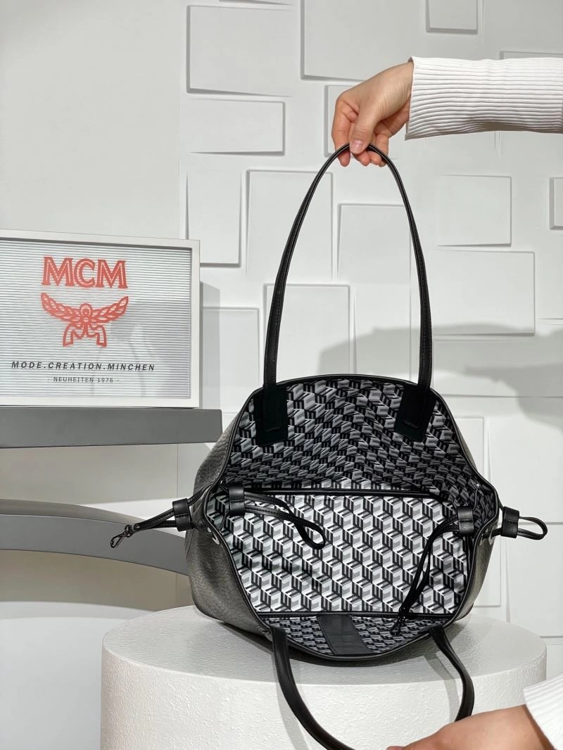 Sleek MCM Shopping Bags 89725