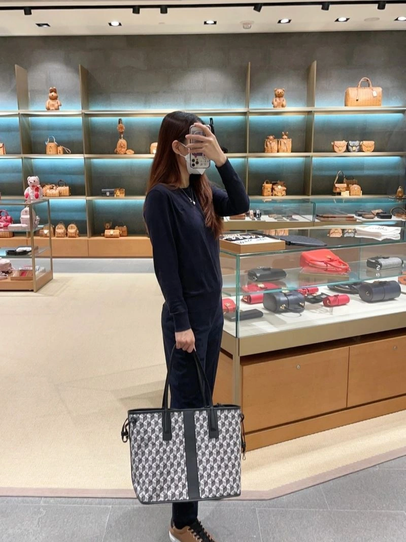 Functional MCM Shopping Bags 63841