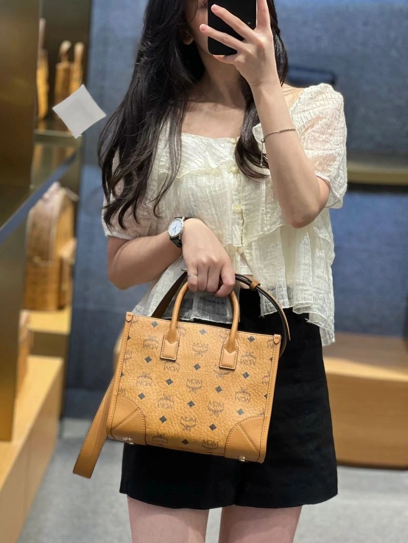 ModernLook MCM Shopping Bags 63834
