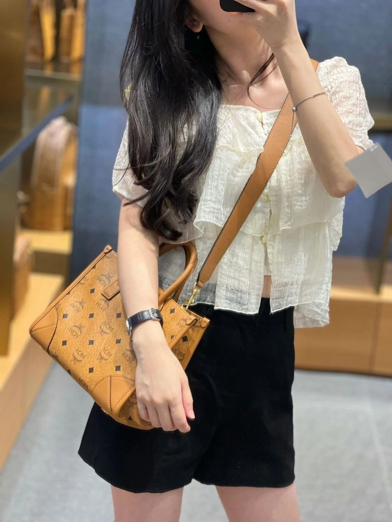 ModernLook MCM Shopping Bags 63834