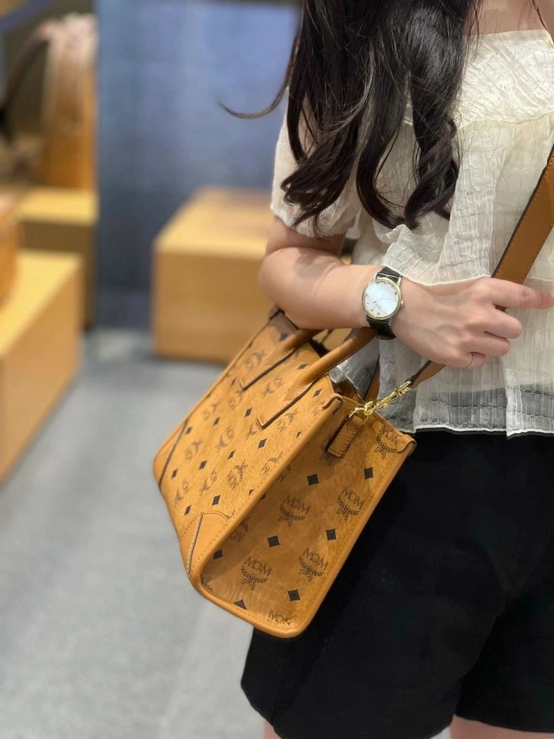 ModernLook MCM Shopping Bags 63834