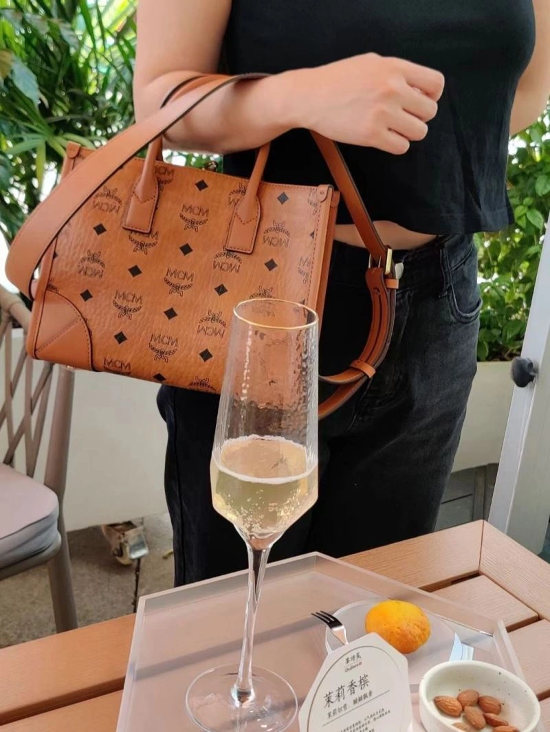 ModernLook MCM Shopping Bags 63834