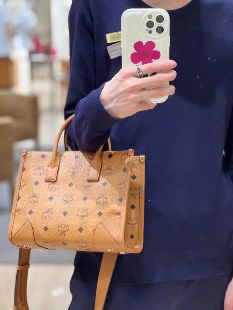 ModernLook MCM Shopping Bags 63834