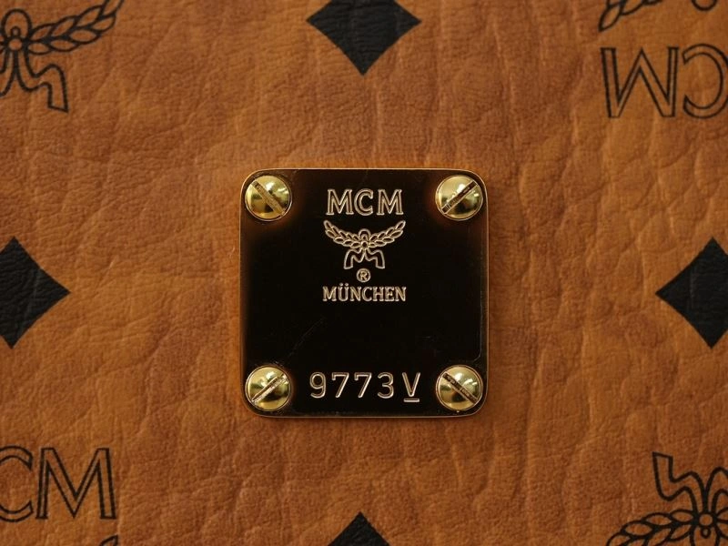 ZipUp MCM Shopping Bags 63815