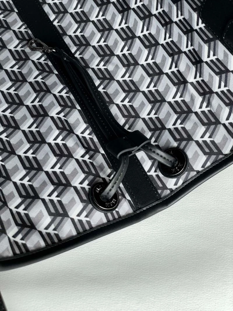 Efficient MCM Shopping Bags 63800