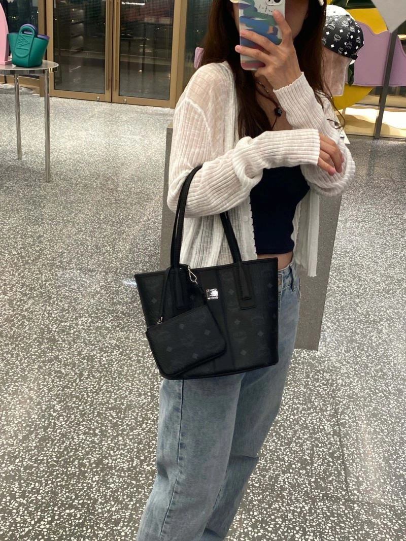 WellDesigned MCM Shopping Bags 63723