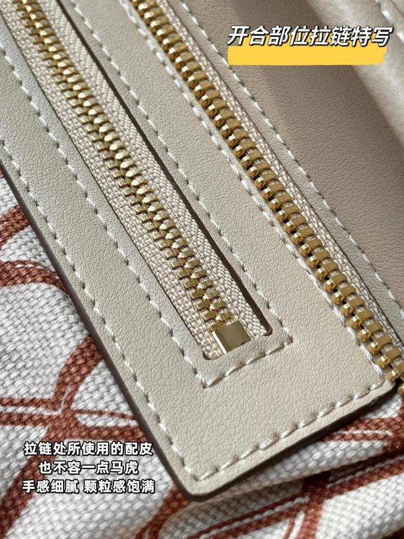 MCM Shopping Bags Compact 45652