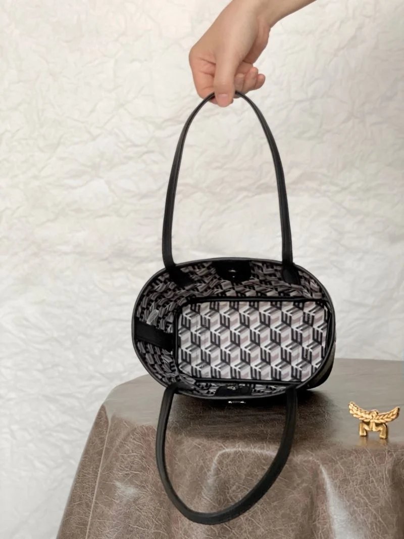 Sporty MCM Shopping Bags 45639