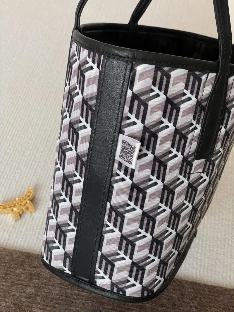 Sporty MCM Shopping Bags 45639