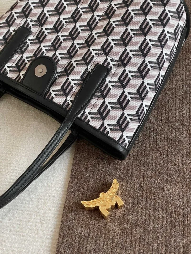 Sporty MCM Shopping Bags 45639