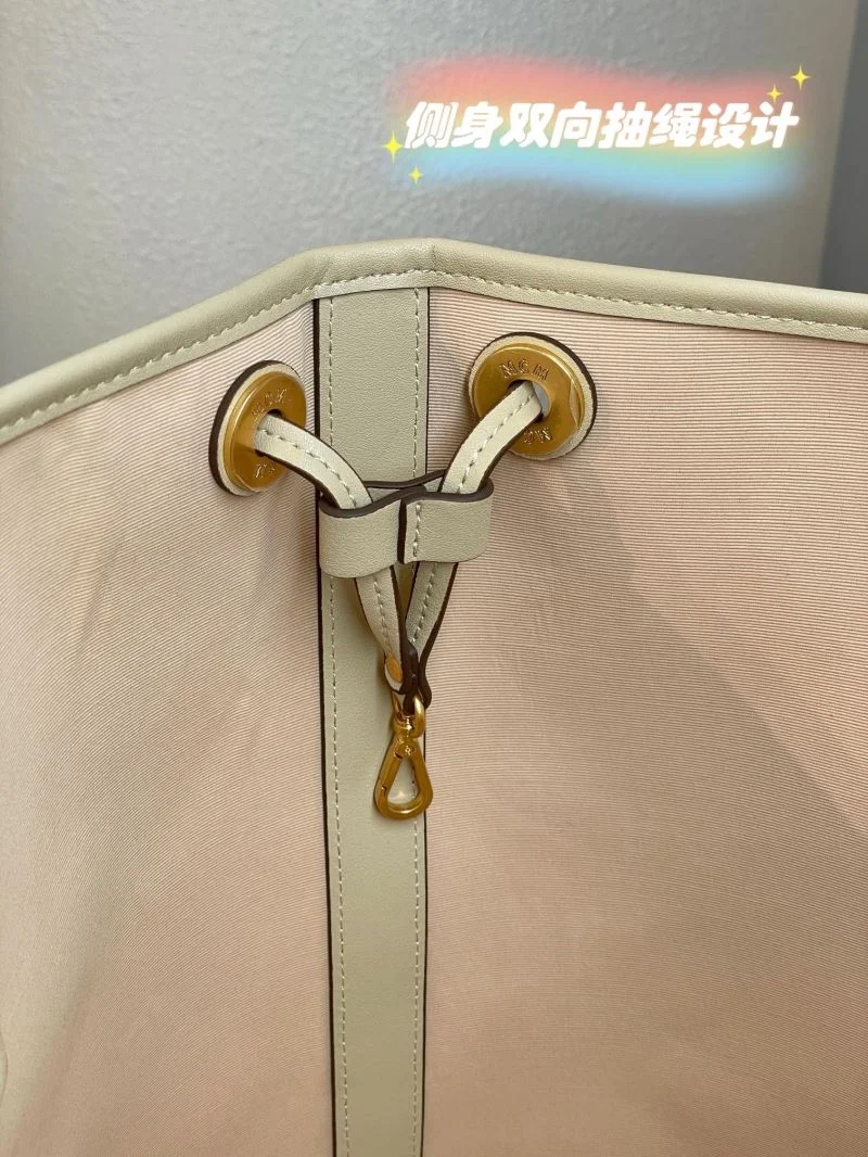 MCM Shopping Bags Breathable 45647