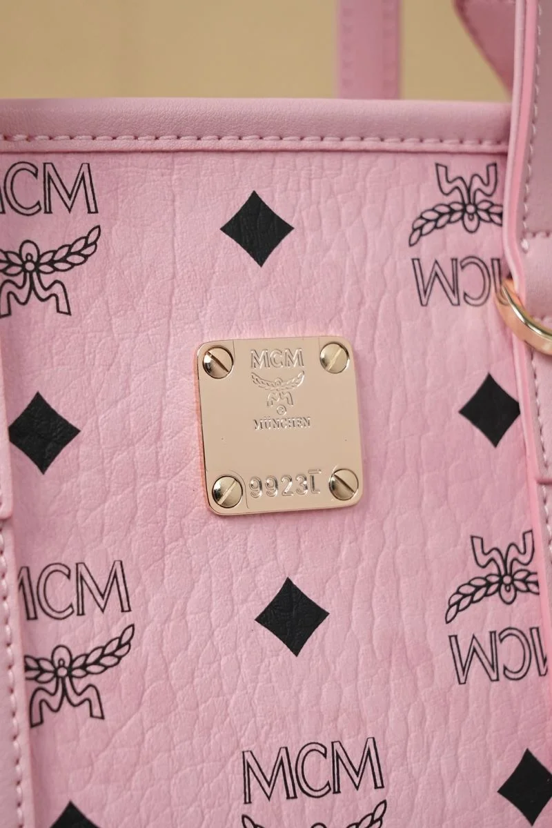 Minimalist MCM Shopping Bags 45637