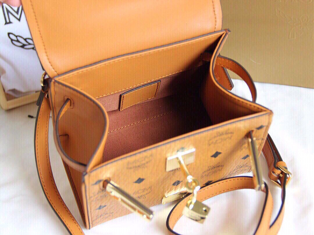 Seasonal MCM Top Handle Bags 90426