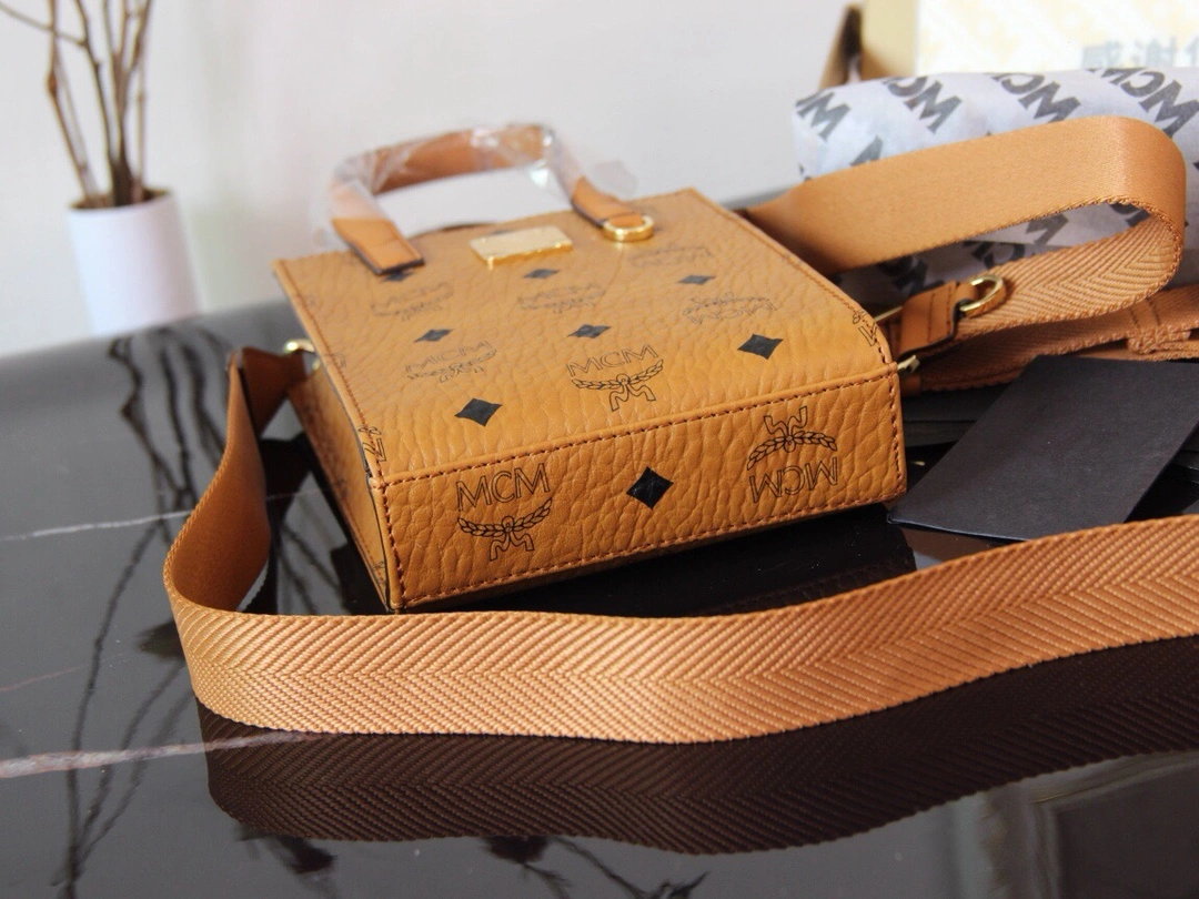 Versatile MCM Top Handle Bags 90418