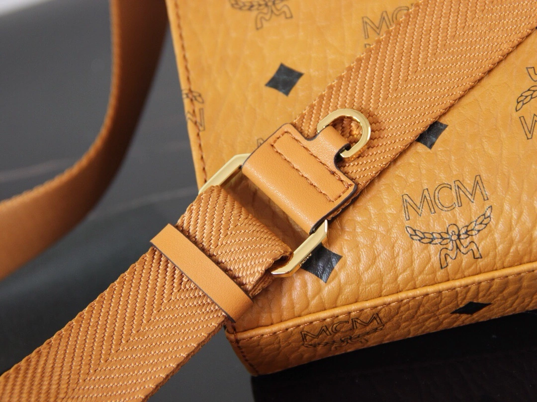 Versatile MCM Top Handle Bags 90418