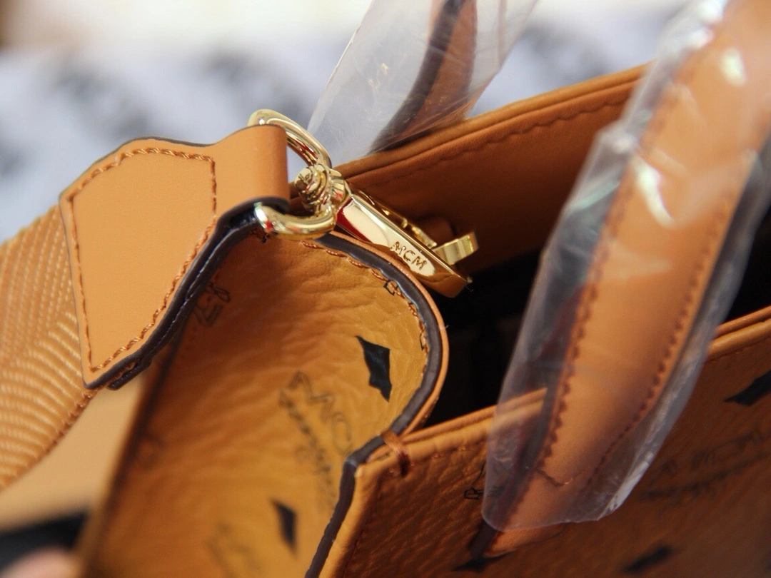 Versatile MCM Top Handle Bags 90418