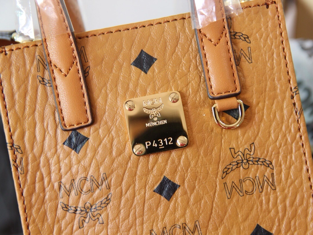 Versatile MCM Top Handle Bags 90418
